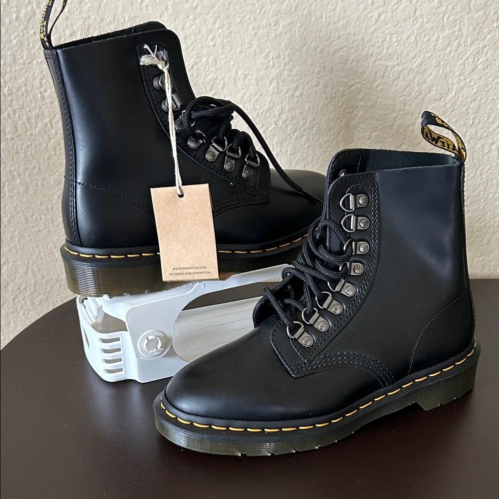 NEW Dr. Martens Black Combat Boots SIZE 5 FITS A SZ 6